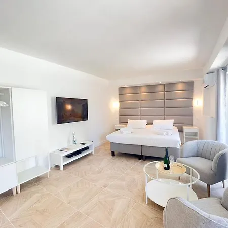 Studio Forville 2mn Du Port Διαμέρισμα